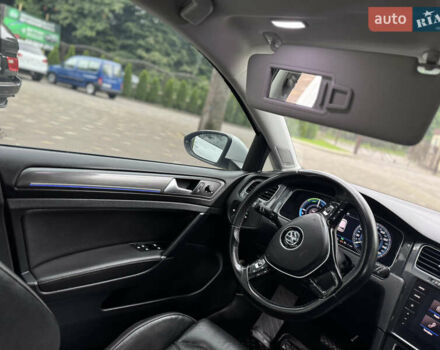 Белый Фольксваген e-Golf, объемом двигателя 0 л и пробегом 145 тыс. км за 14590 $, фото 62 на Automoto.ua
