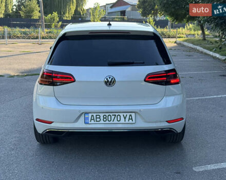 Белый Фольксваген e-Golf, объемом двигателя 0 л и пробегом 88 тыс. км за 15100 $, фото 19 на Automoto.ua