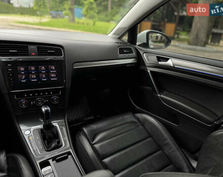Белый Фольксваген e-Golf, объемом двигателя 0 л и пробегом 145 тыс. км за 14590 $, фото 64 на Automoto.ua