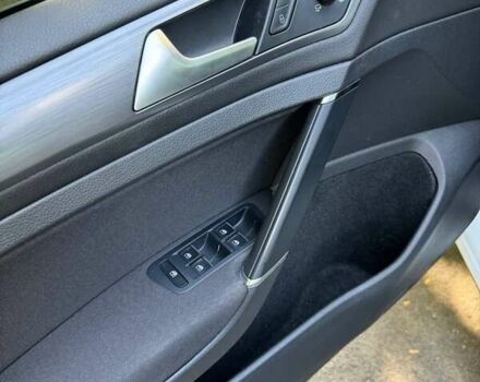 Білий Фольксваген e-Golf, об'ємом двигуна 0 л та пробігом 75 тис. км за 14650 $, фото 14 на Automoto.ua