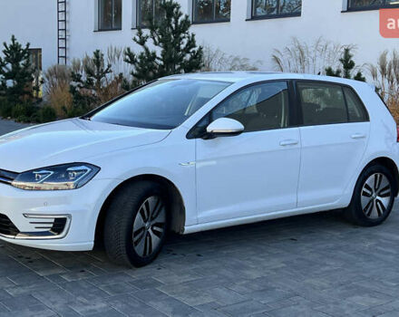 Белый Фольксваген e-Golf, объемом двигателя 0 л и пробегом 84 тыс. км за 13250 $, фото 9 на Automoto.ua