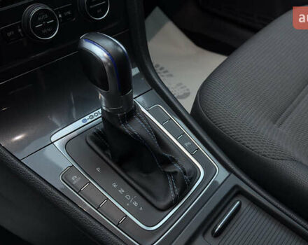 Белый Фольксваген e-Golf, объемом двигателя 0 л и пробегом 88 тыс. км за 14500 $, фото 34 на Automoto.ua