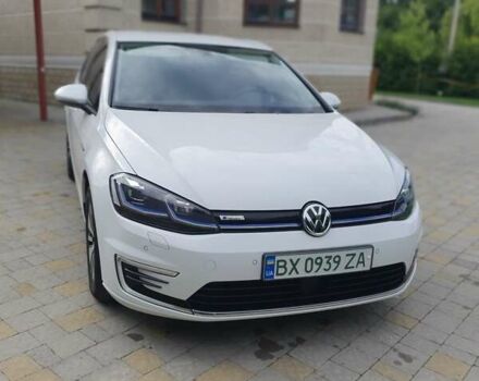 Белый Фольксваген e-Golf, объемом двигателя 0 л и пробегом 92 тыс. км за 14200 $, фото 3 на Automoto.ua
