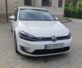 Белый Фольксваген e-Golf, объемом двигателя 0 л и пробегом 92 тыс. км за 14200 $, фото 3 на Automoto.ua