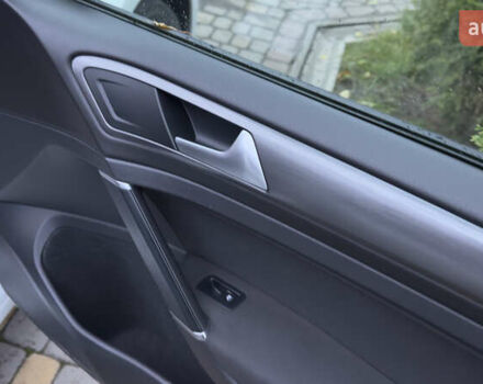 Белый Фольксваген e-Golf, объемом двигателя 0 л и пробегом 88 тыс. км за 14500 $, фото 43 на Automoto.ua