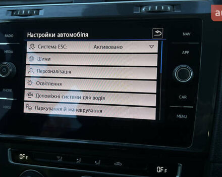 Белый Фольксваген e-Golf, объемом двигателя 0 л и пробегом 84 тыс. км за 13250 $, фото 122 на Automoto.ua