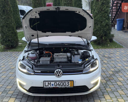 Белый Фольксваген e-Golf, объемом двигателя 0 л и пробегом 88 тыс. км за 14500 $, фото 24 на Automoto.ua