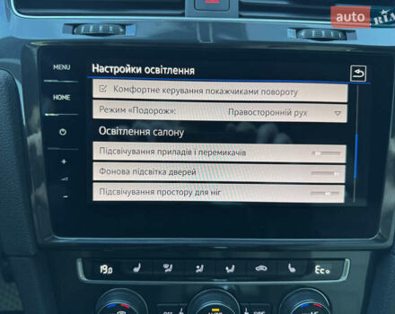 Белый Фольксваген e-Golf, объемом двигателя 0 л и пробегом 88 тыс. км за 15100 $, фото 67 на Automoto.ua