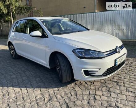 Белый Фольксваген e-Golf, объемом двигателя 0 л и пробегом 55 тыс. км за 15500 $, фото 4 на Automoto.ua