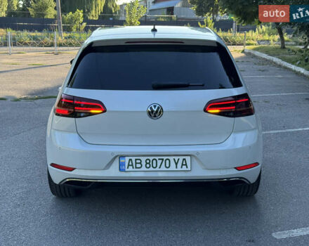 Белый Фольксваген e-Golf, объемом двигателя 0 л и пробегом 88 тыс. км за 15100 $, фото 24 на Automoto.ua
