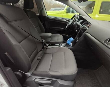 Белый Фольксваген e-Golf, объемом двигателя 0 л и пробегом 73 тыс. км за 13800 $, фото 9 на Automoto.ua
