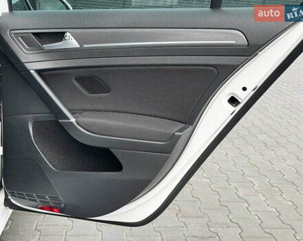 Білий Фольксваген e-Golf, об'ємом двигуна 0 л та пробігом 20 тис. км за 18001 $, фото 29 на Automoto.ua