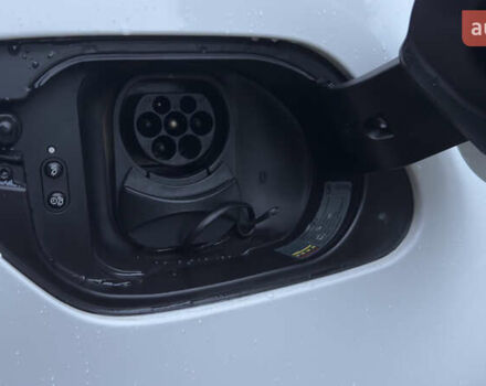 Белый Фольксваген e-Golf, объемом двигателя 0 л и пробегом 88 тыс. км за 14500 $, фото 39 на Automoto.ua