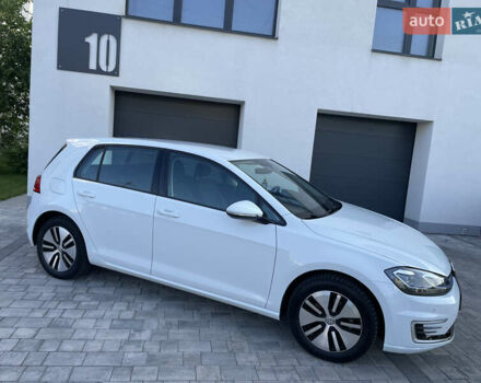 Белый Фольксваген e-Golf, объемом двигателя 0 л и пробегом 35 тыс. км за 14750 $, фото 6 на Automoto.ua