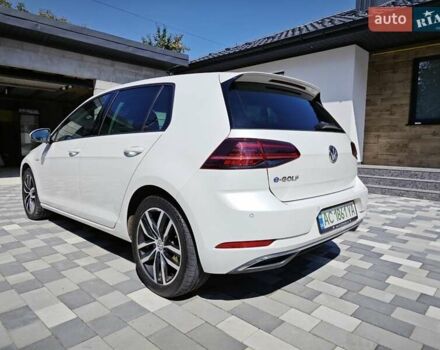 Белый Фольксваген e-Golf, объемом двигателя 0 л и пробегом 41 тыс. км за 18500 $, фото 3 на Automoto.ua
