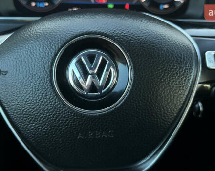 Белый Фольксваген e-Golf, объемом двигателя 0 л и пробегом 84 тыс. км за 13250 $, фото 102 на Automoto.ua