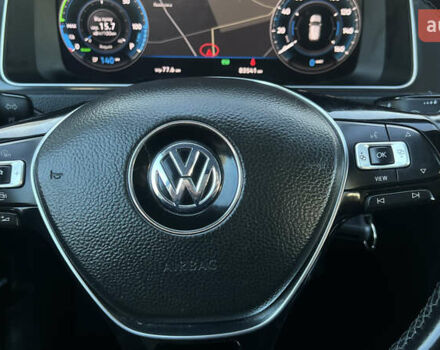 Белый Фольксваген e-Golf, объемом двигателя 0 л и пробегом 84 тыс. км за 13250 $, фото 99 на Automoto.ua