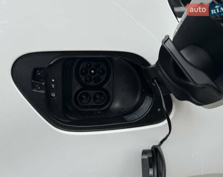 Белый Фольксваген e-Golf, объемом двигателя 0 л и пробегом 145 тыс. км за 14590 $, фото 44 на Automoto.ua