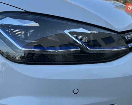 Белый Фольксваген e-Golf, объемом двигателя 0 л и пробегом 84 тыс. км за 13250 $, фото 25 на Automoto.ua