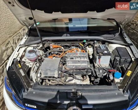 Білий Фольксваген e-Golf, об'ємом двигуна 0 л та пробігом 80 тис. км за 14300 $, фото 1 на Automoto.ua