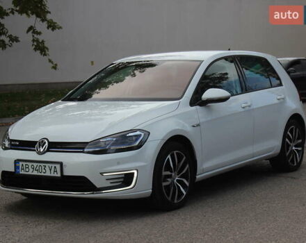 Белый Фольксваген e-Golf, объемом двигателя 0 л и пробегом 68 тыс. км за 14999 $, фото 5 на Automoto.ua