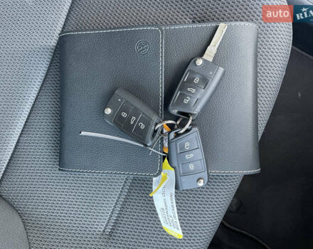 Белый Фольксваген e-Golf, объемом двигателя 0 л и пробегом 35 тыс. км за 14750 $, фото 63 на Automoto.ua
