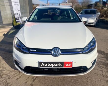 Белый Фольксваген e-Golf, объемом двигателя 0 л и пробегом 5 тыс. км за 18990 $, фото 1 на Automoto.ua