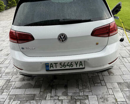 Белый Фольксваген e-Golf, объемом двигателя 0 л и пробегом 169 тыс. км за 13500 $, фото 4 на Automoto.ua