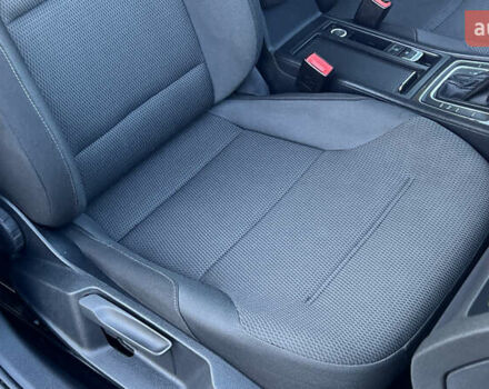 Белый Фольксваген e-Golf, объемом двигателя 0 л и пробегом 84 тыс. км за 13250 $, фото 85 на Automoto.ua