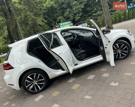 Белый Фольксваген e-Golf, объемом двигателя 0 л и пробегом 145 тыс. км за 14590 $, фото 112 на Automoto.ua