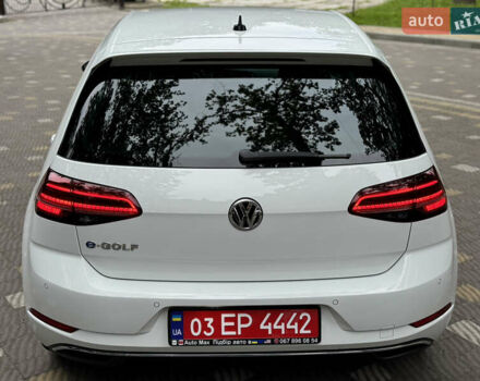 Белый Фольксваген e-Golf, объемом двигателя 0 л и пробегом 145 тыс. км за 14590 $, фото 144 на Automoto.ua