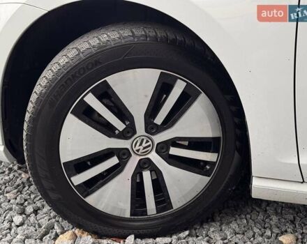 Белый Фольксваген e-Golf, объемом двигателя 0 л и пробегом 170 тыс. км за 13000 $, фото 7 на Automoto.ua