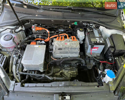 Белый Фольксваген e-Golf, объемом двигателя 0 л и пробегом 169 тыс. км за 13500 $, фото 20 на Automoto.ua