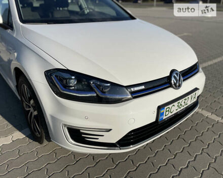 Білий Фольксваген e-Golf, об'ємом двигуна 0 л та пробігом 49 тис. км за 15299 $, фото 9 на Automoto.ua