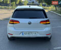 Белый Фольксваген e-Golf, объемом двигателя 0 л и пробегом 88 тыс. км за 15100 $, фото 25 на Automoto.ua