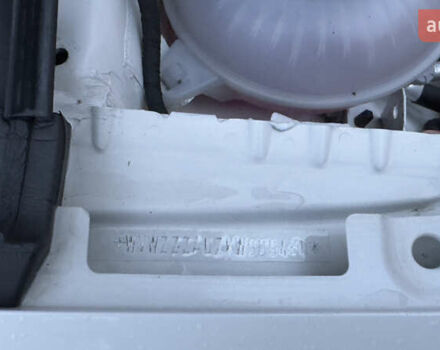 Белый Фольксваген e-Golf, объемом двигателя 0 л и пробегом 88 тыс. км за 14500 $, фото 27 на Automoto.ua