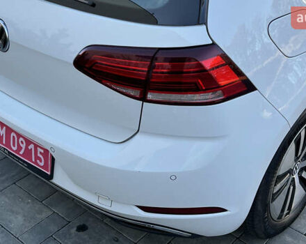 Белый Фольксваген e-Golf, объемом двигателя 0 л и пробегом 84 тыс. км за 13250 $, фото 46 на Automoto.ua