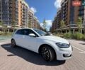 Белый Фольксваген e-Golf, объемом двигателя 0 л и пробегом 137 тыс. км за 16500 $, фото 8 на Automoto.ua