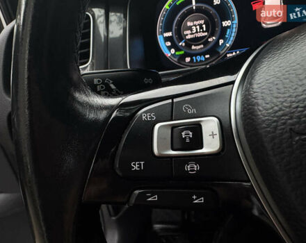 Белый Фольксваген e-Golf, объемом двигателя 0 л и пробегом 145 тыс. км за 14590 $, фото 95 на Automoto.ua
