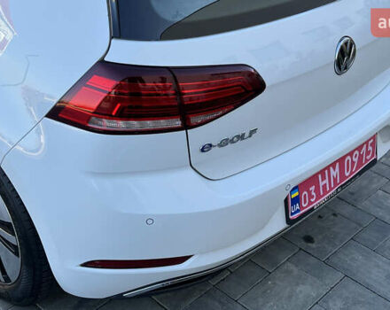 Белый Фольксваген e-Golf, объемом двигателя 0 л и пробегом 84 тыс. км за 13250 $, фото 45 на Automoto.ua