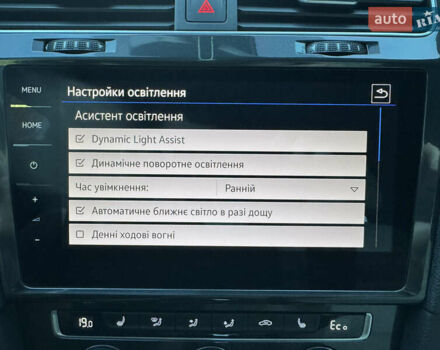 Белый Фольксваген e-Golf, объемом двигателя 0 л и пробегом 88 тыс. км за 15100 $, фото 66 на Automoto.ua