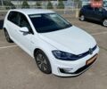 Белый Фольксваген e-Golf, объемом двигателя 0 л и пробегом 101 тыс. км за 16000 $, фото 72 на Automoto.ua