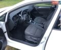 Белый Фольксваген e-Golf, объемом двигателя 0 л и пробегом 80 тыс. км за 14300 $, фото 16 на Automoto.ua