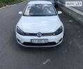 Белый Фольксваген e-Golf, объемом двигателя 0 л и пробегом 49 тыс. км за 15500 $, фото 4 на Automoto.ua