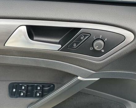 Белый Фольксваген e-Golf, объемом двигателя 0 л и пробегом 92 тыс. км за 14200 $, фото 12 на Automoto.ua
