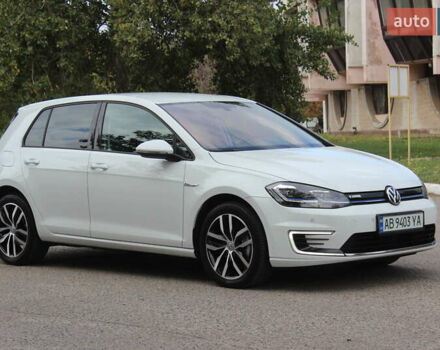 Белый Фольксваген e-Golf, объемом двигателя 0 л и пробегом 68 тыс. км за 14999 $, фото 1 на Automoto.ua
