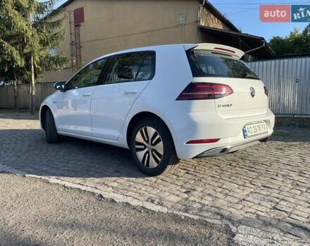 Белый Фольксваген e-Golf, объемом двигателя 0 л и пробегом 55 тыс. км за 15500 $, фото 18 на Automoto.ua