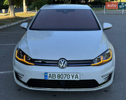 Белый Фольксваген e-Golf, объемом двигателя 0 л и пробегом 88 тыс. км за 15100 $, фото 26 на Automoto.ua