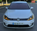 Белый Фольксваген e-Golf, объемом двигателя 0 л и пробегом 88 тыс. км за 15100 $, фото 26 на Automoto.ua