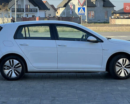 Белый Фольксваген e-Golf, объемом двигателя 0 л и пробегом 84 тыс. км за 13250 $, фото 16 на Automoto.ua